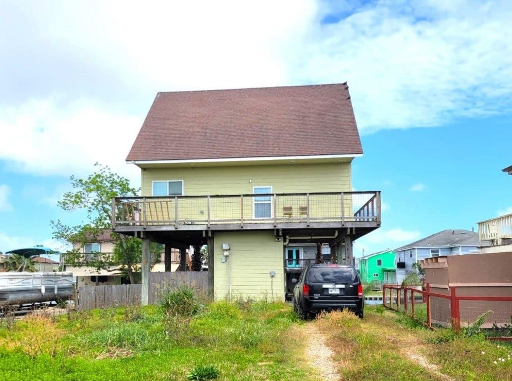 7115 Stingray Street, Hitchcock, TX 77563 7115 Stingray Street, Hitchcock, TX 77563