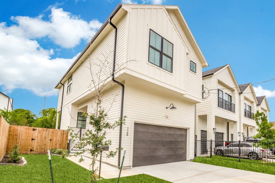 Property photo for 728 E 38th Street, Houston, TX