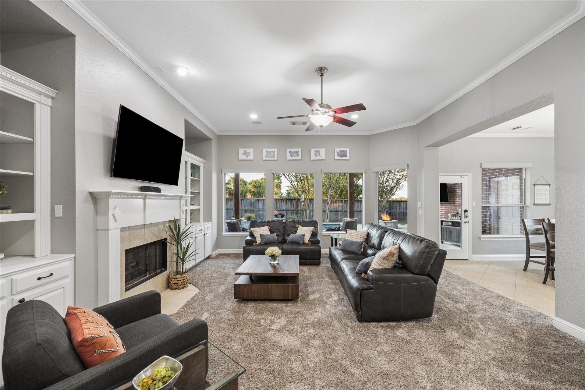3523 Silvercreek Drive, Manvel, TX 77578 Living room open to breakfast area