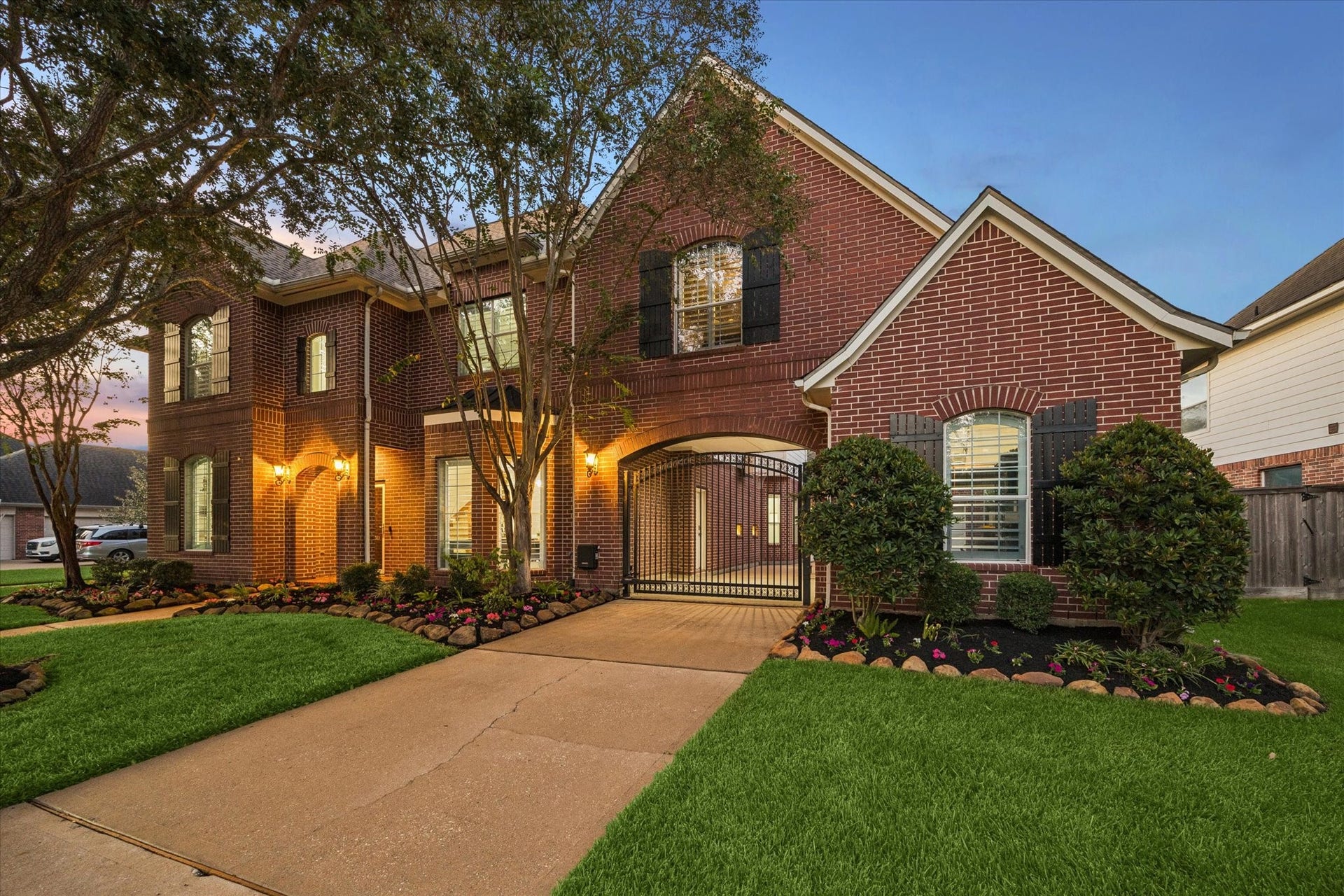 3523 Silvercreek Drive, Manvel, TX 77578 Gated motor court with porte cochere and 2 garages