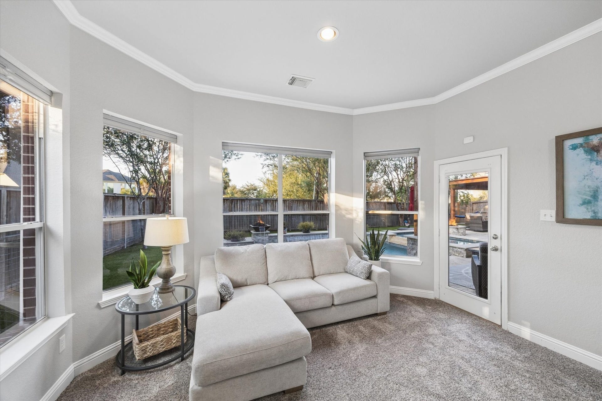 3523 Silvercreek Drive, Manvel, TX 77578 Primary bedroom sitting area with views and access to pool and patio