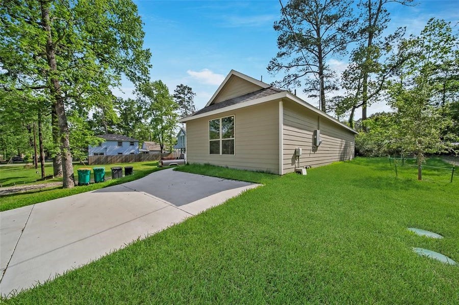 Property photo for 1307 St Lawrence River Rd, Conroe, TX