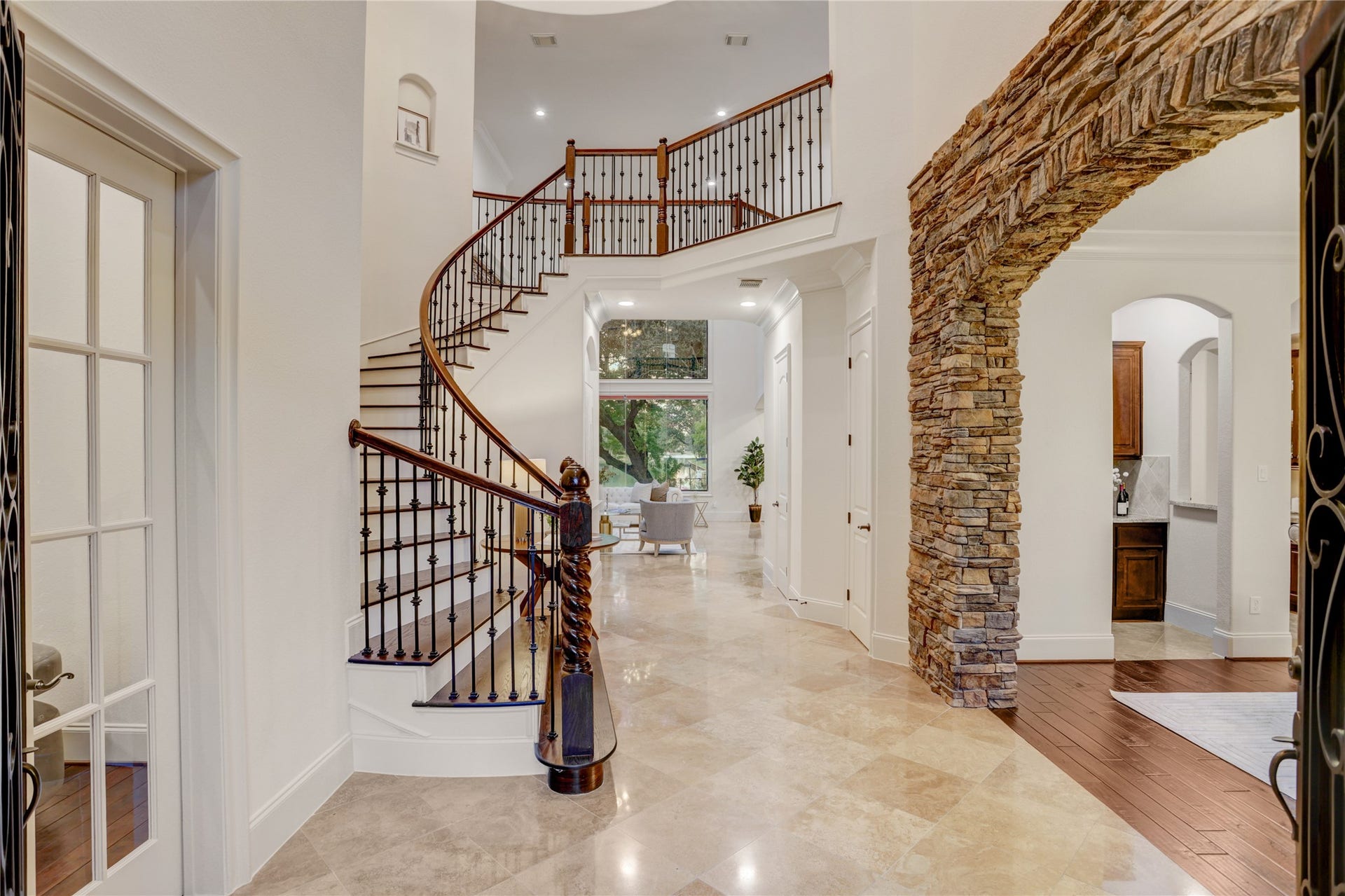 702 Piedmont Street, Sugar Land, TX 77478 The sunlit entry is beautiful and welcoming