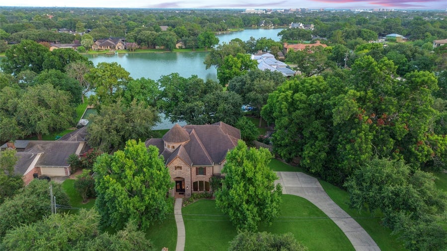 Property photo for 702 Piedmont Street, Sugar Land, TX