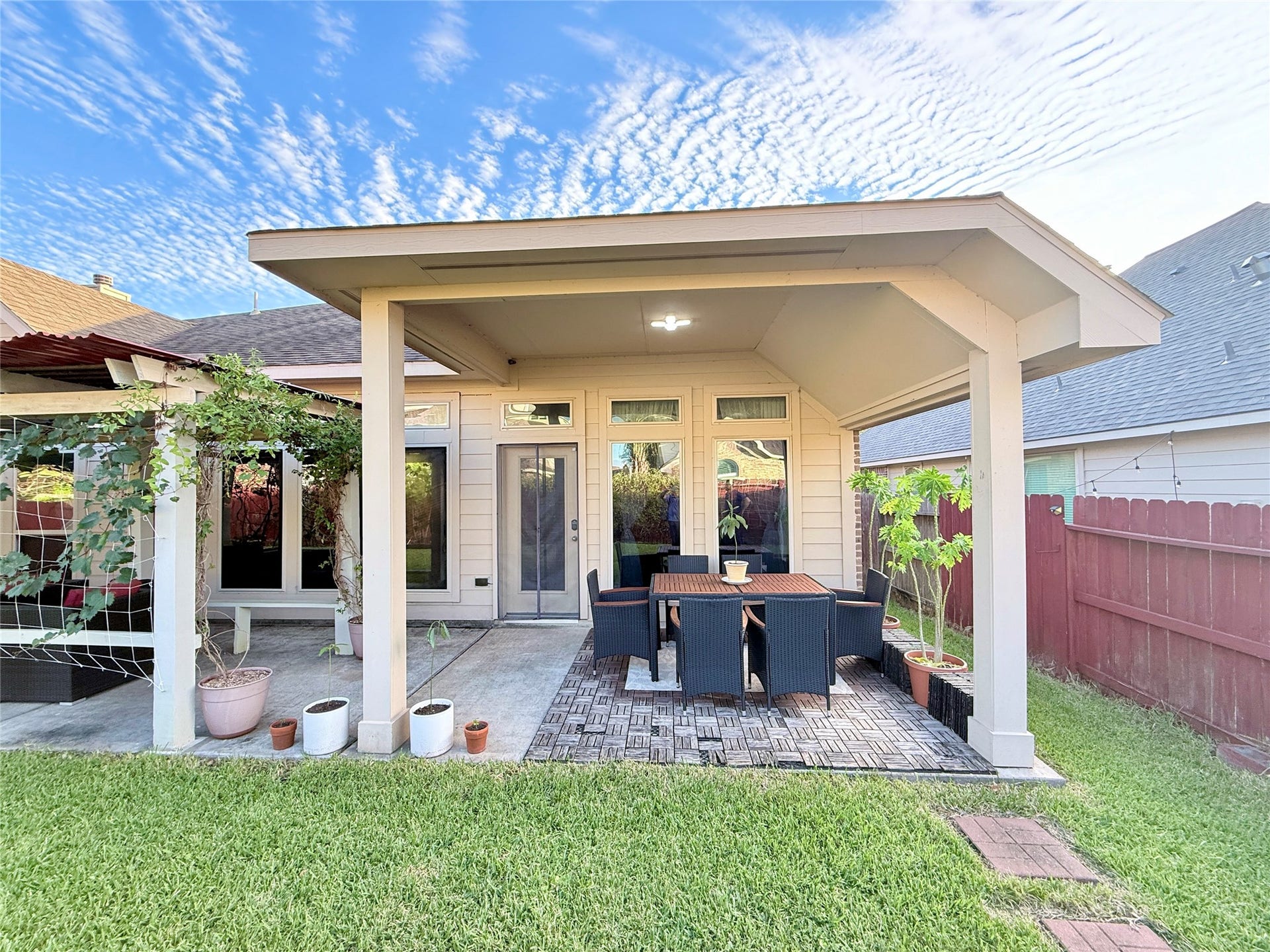 13601 Durango Pass Drive, Pearland, TX 77584 spacious Sitting area