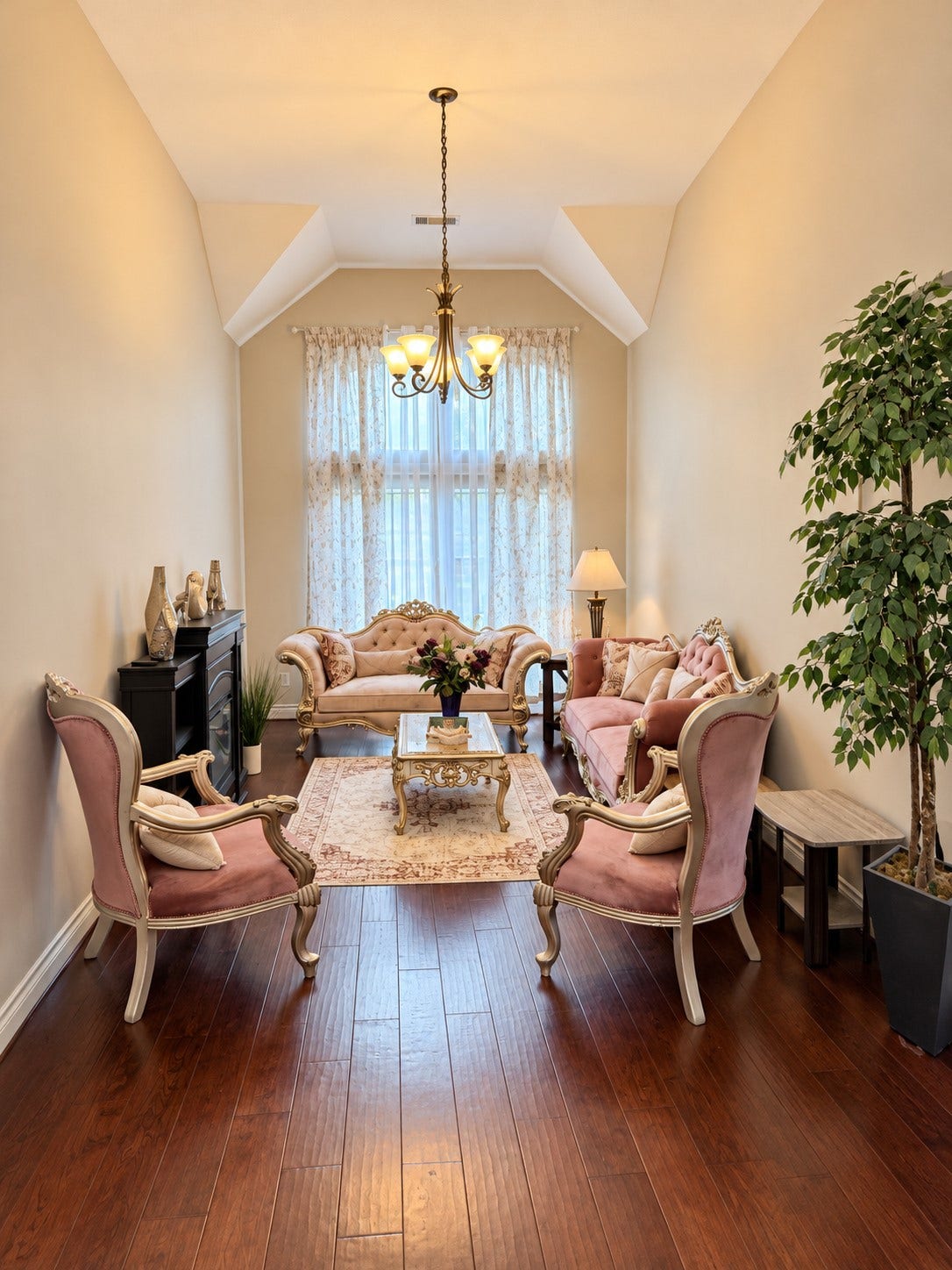 13601 Durango Pass Drive, Pearland, TX 77584 Formal Living Area that could be used for formal dining