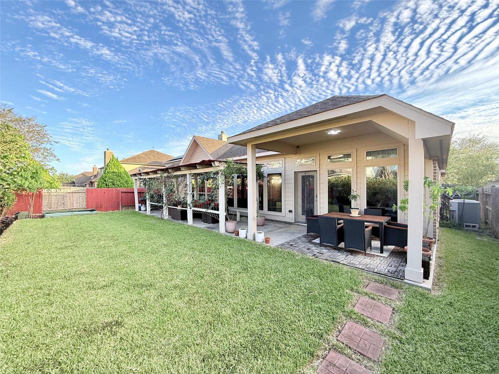 13601 Durango Pass Drive, Pearland, TX 77584 Large open back yard