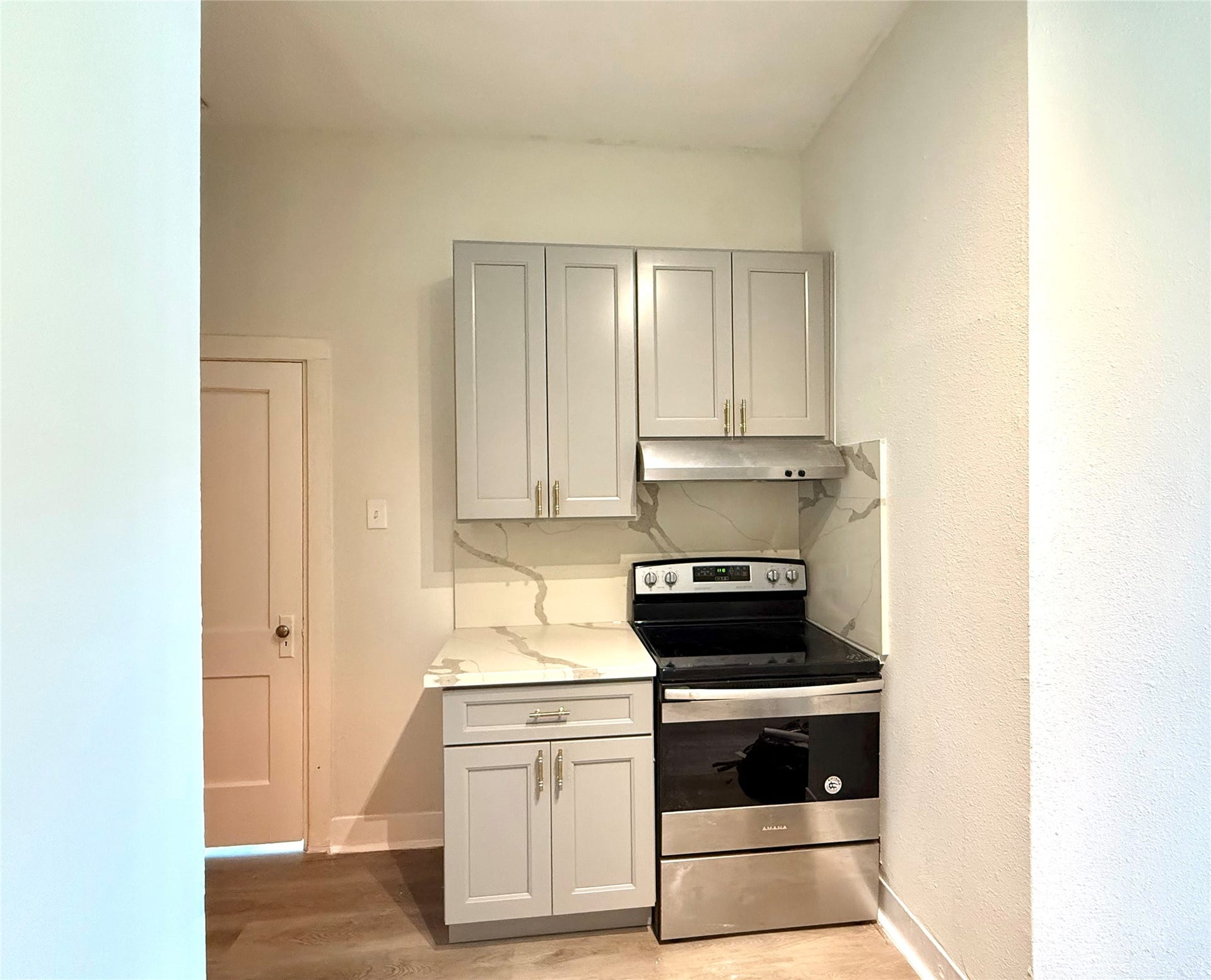 805 10 th Street, #4, Galveston, TX 77550