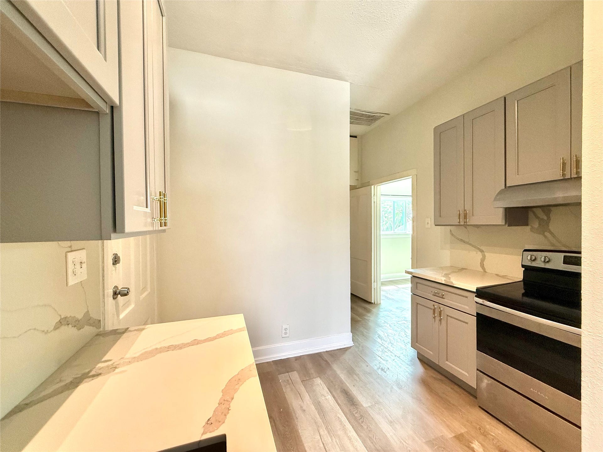805 10 th Street, #4, Galveston, TX 77550