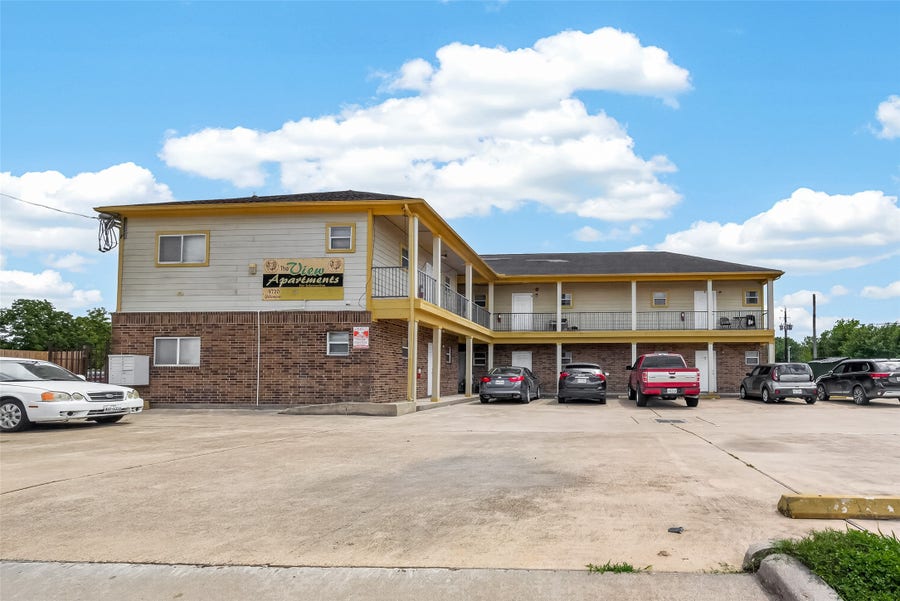 Property photo for 4720 Yellowstone Boulevard, #6, Houston, TX