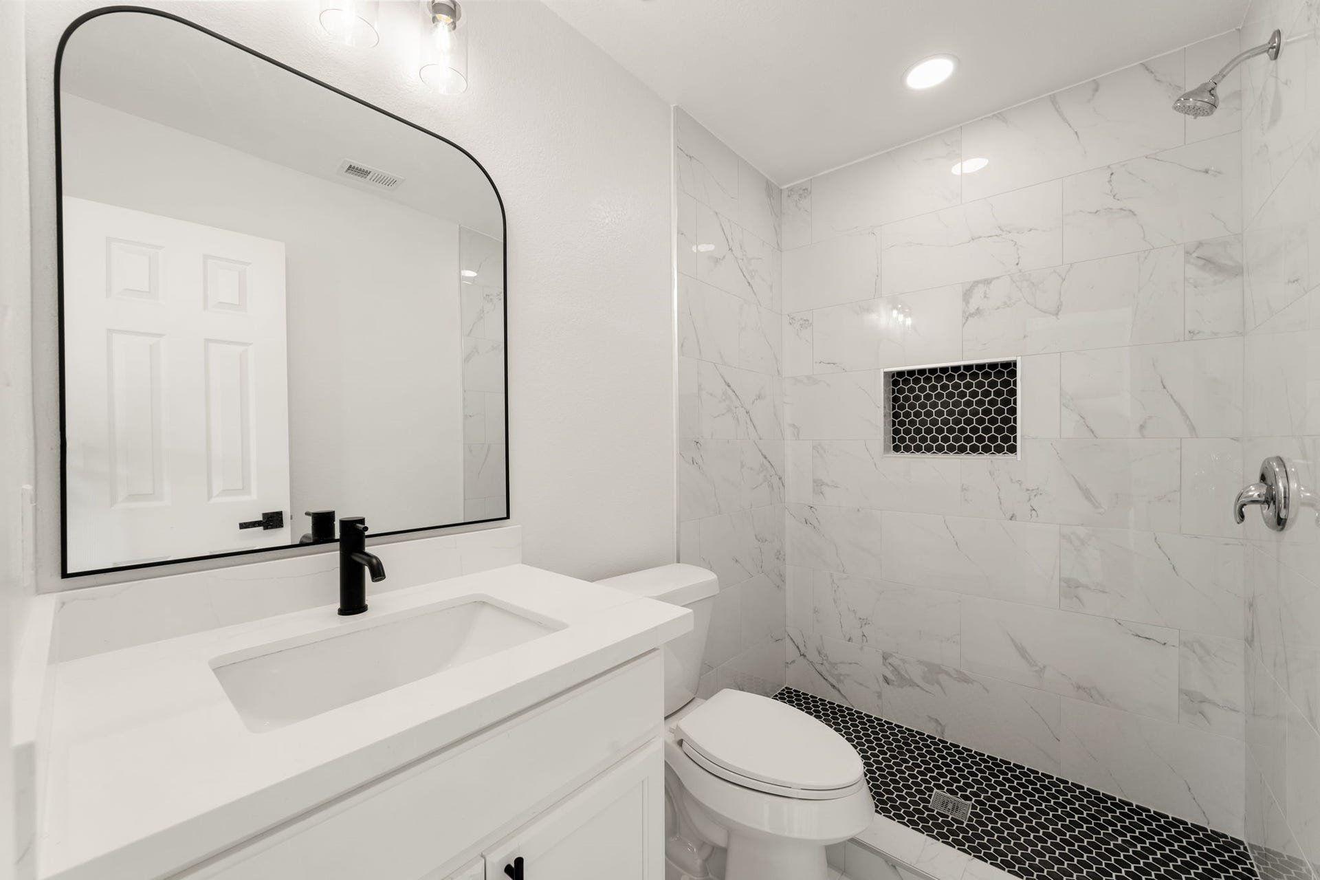 6614 Villarreal Drive, Houston, TX 77489