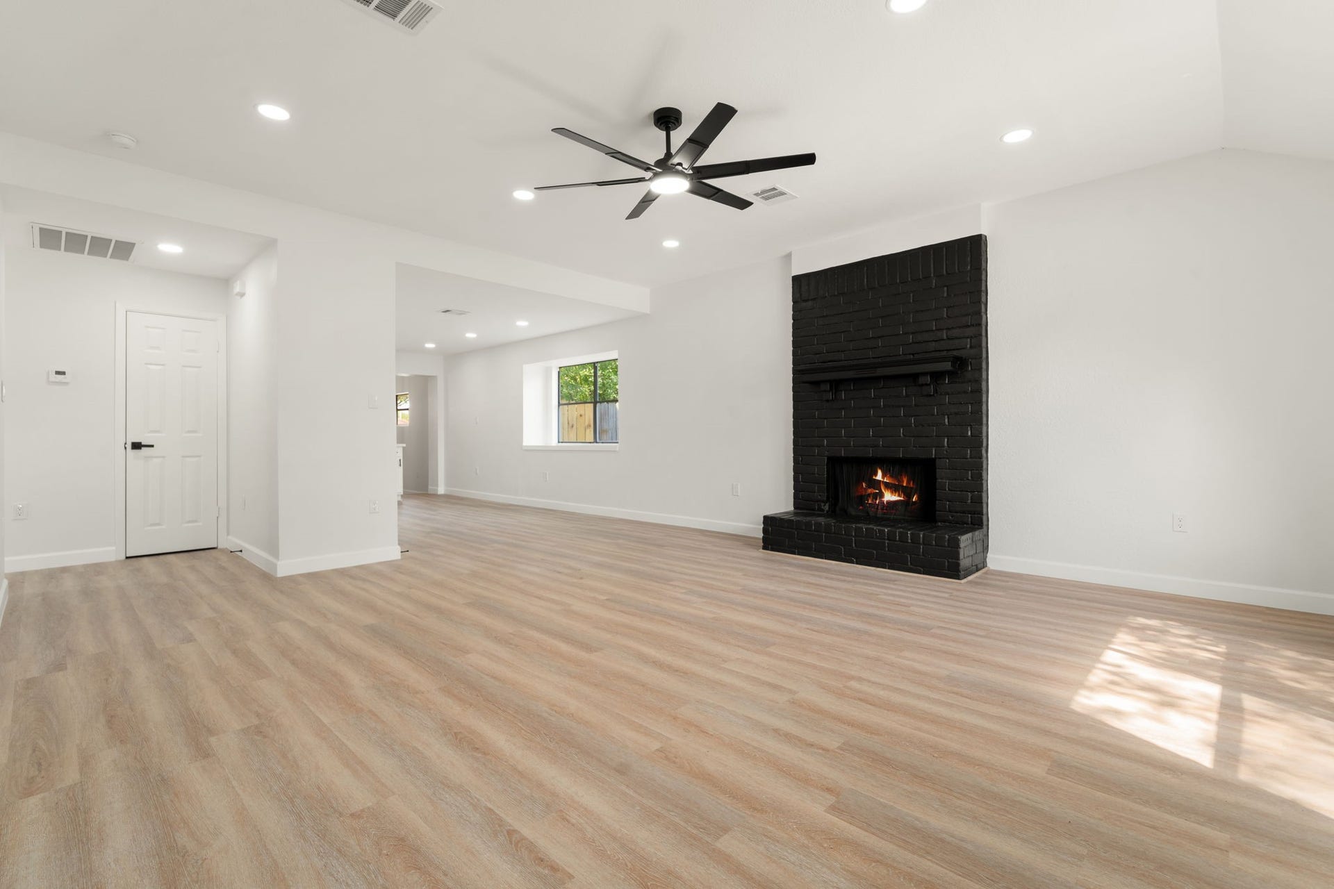 6614 Villarreal Drive, Houston, TX 77489