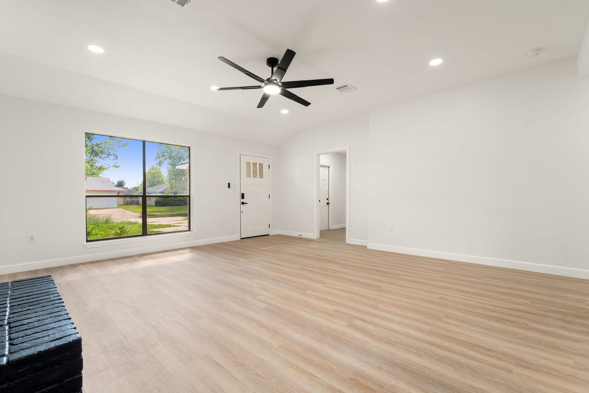 6614 Villarreal Drive, Houston, TX 77489