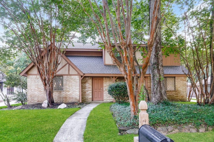 Property photo for 3018 Falling Brook Drive, Houston, TX