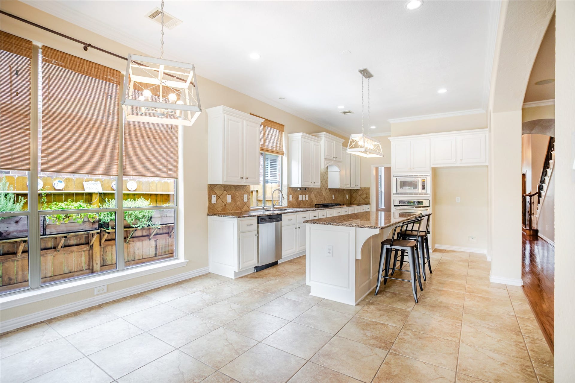 EXLG KITCHEN
