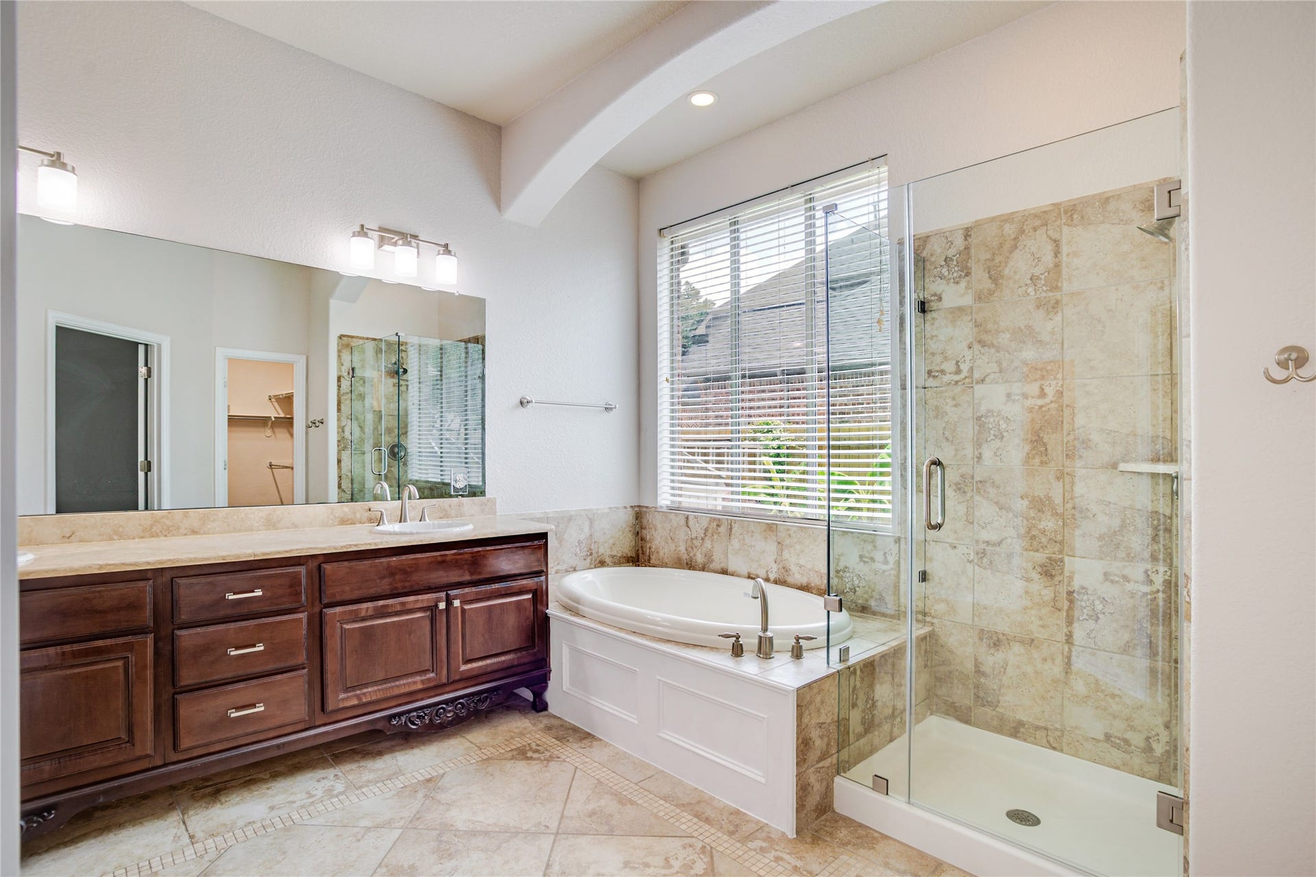 SEPERATE TUB AND SHOWER