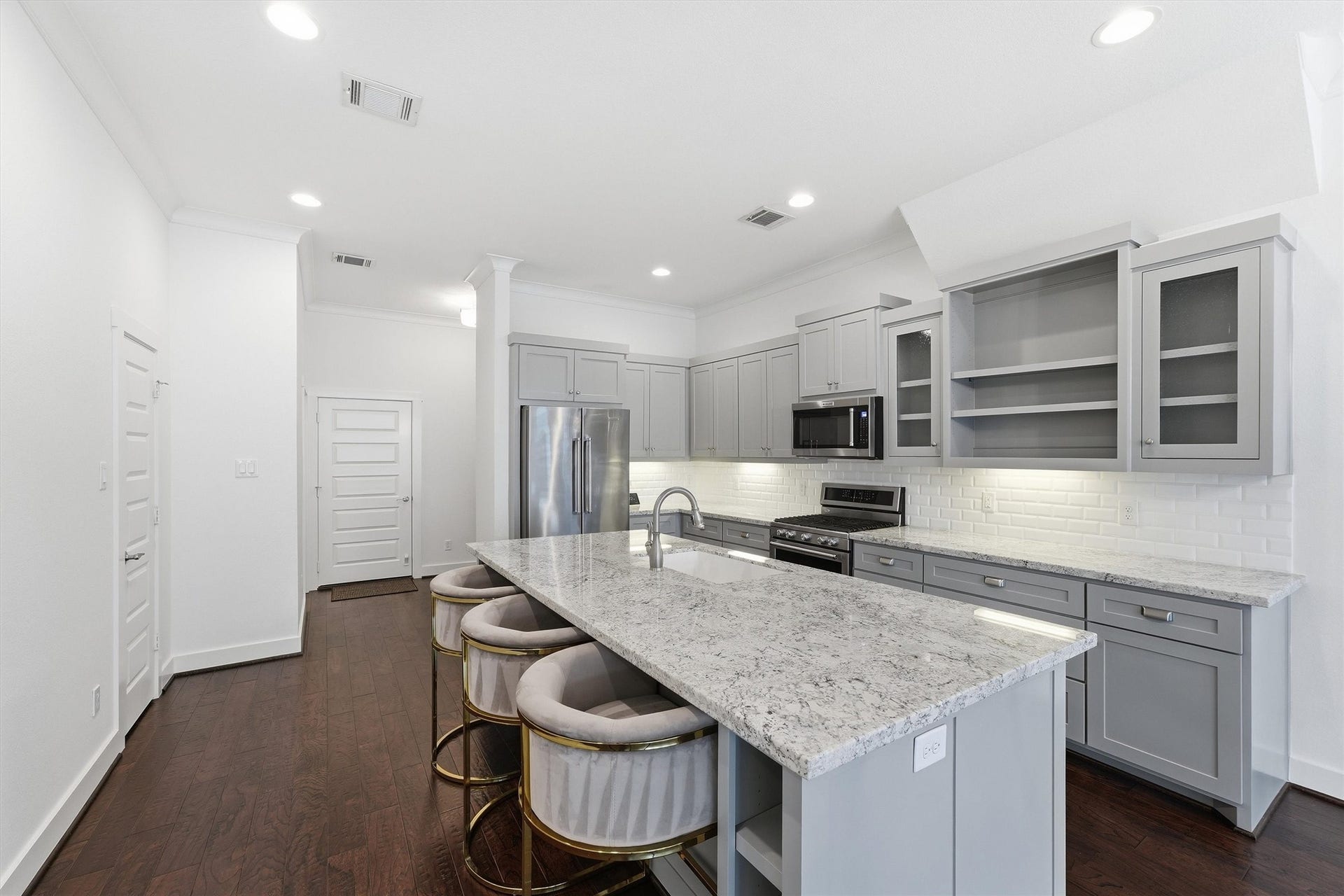 5326 Darling Street, Houston, TX 77007 5326 Darling Street, Houston, TX 77007
