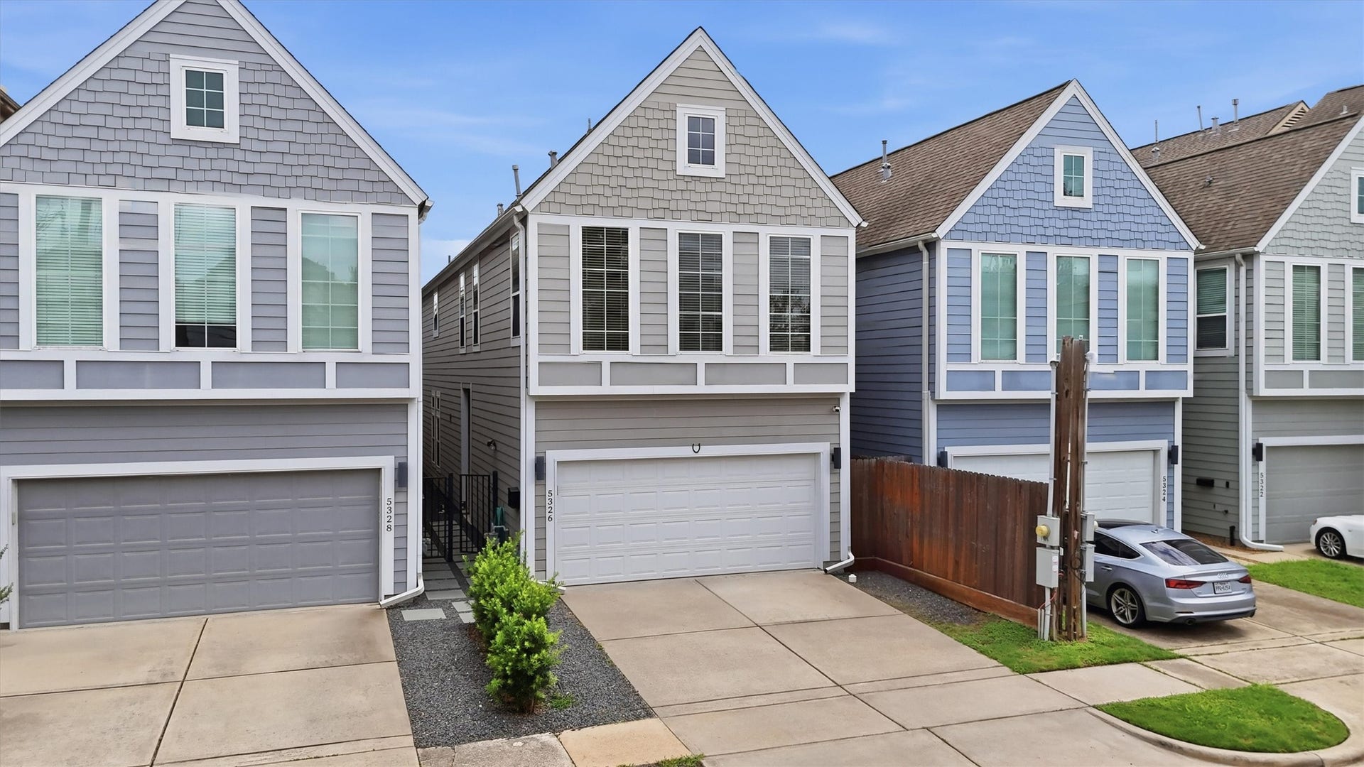 5326 Darling Street, Houston, TX 77007 Have your realtor make an appt to see your new house! And check video links for the full YT walk through video.