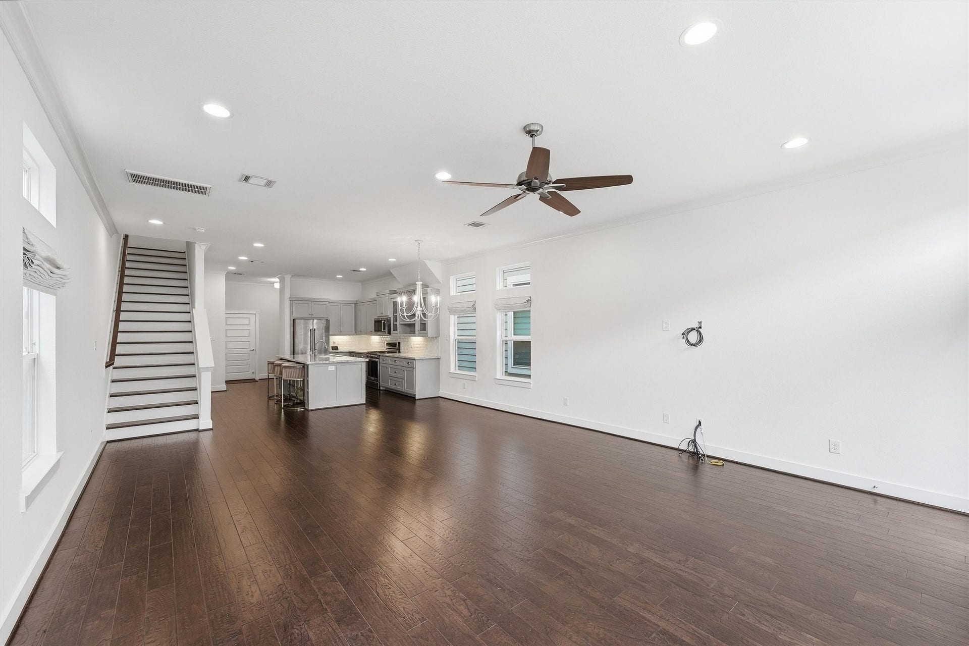 5326 Darling Street, Houston, TX 77007 5326 Darling Street, Houston, TX 77007