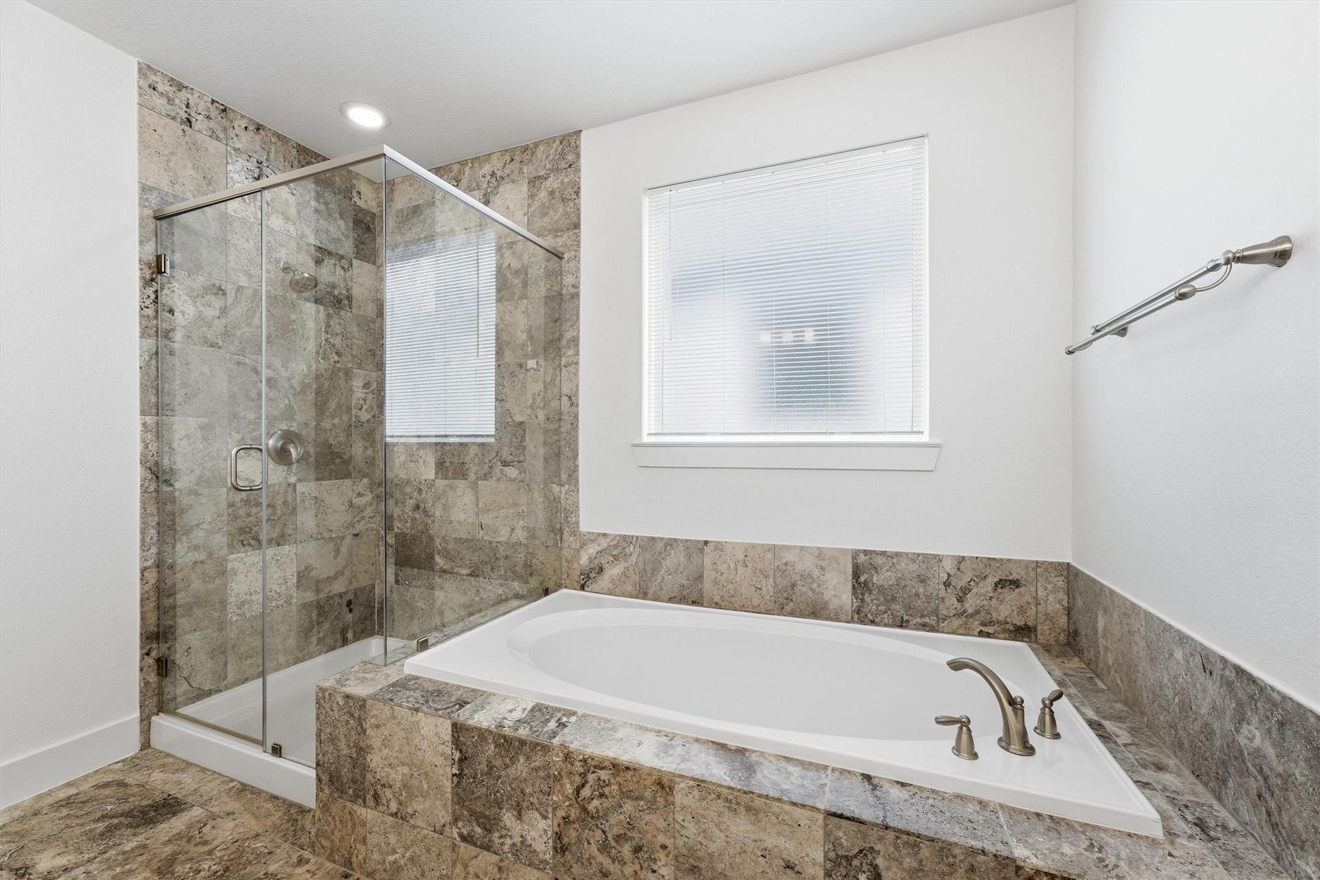 5326 Darling Street, Houston, TX 77007 Separate tub and shower in primary bath.