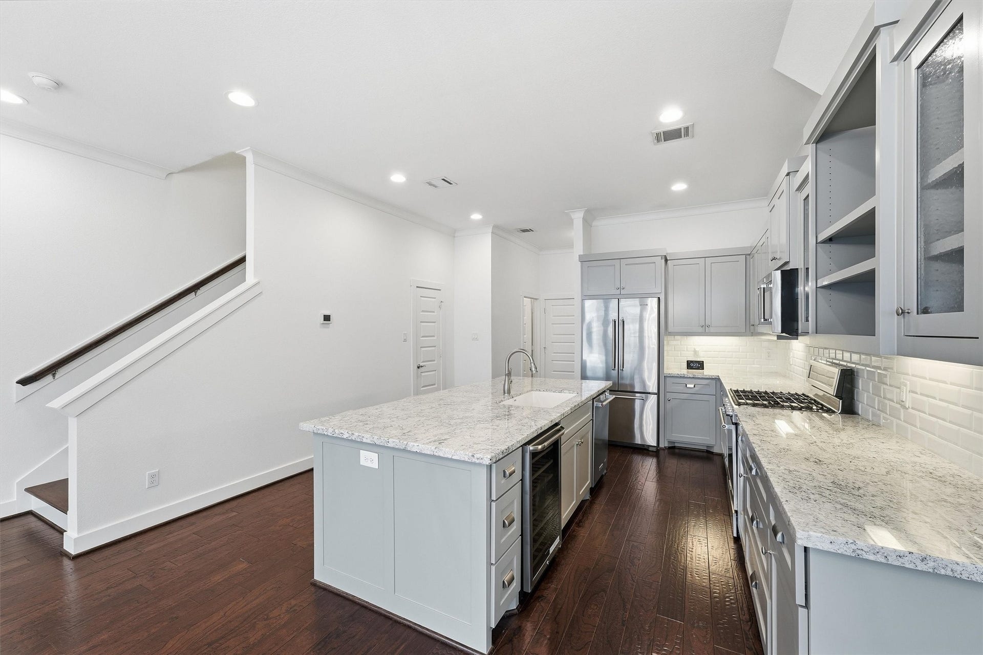 5326 Darling Street, Houston, TX 77007 5326 Darling Street, Houston, TX 77007