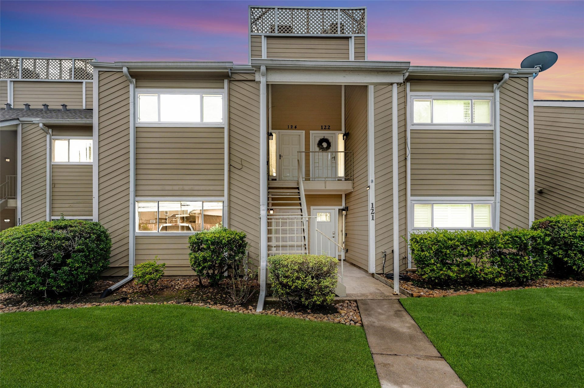 123 April Point Drive S, Conroe, TX 77356 123 April Point Drive S, Conroe, TX 77356