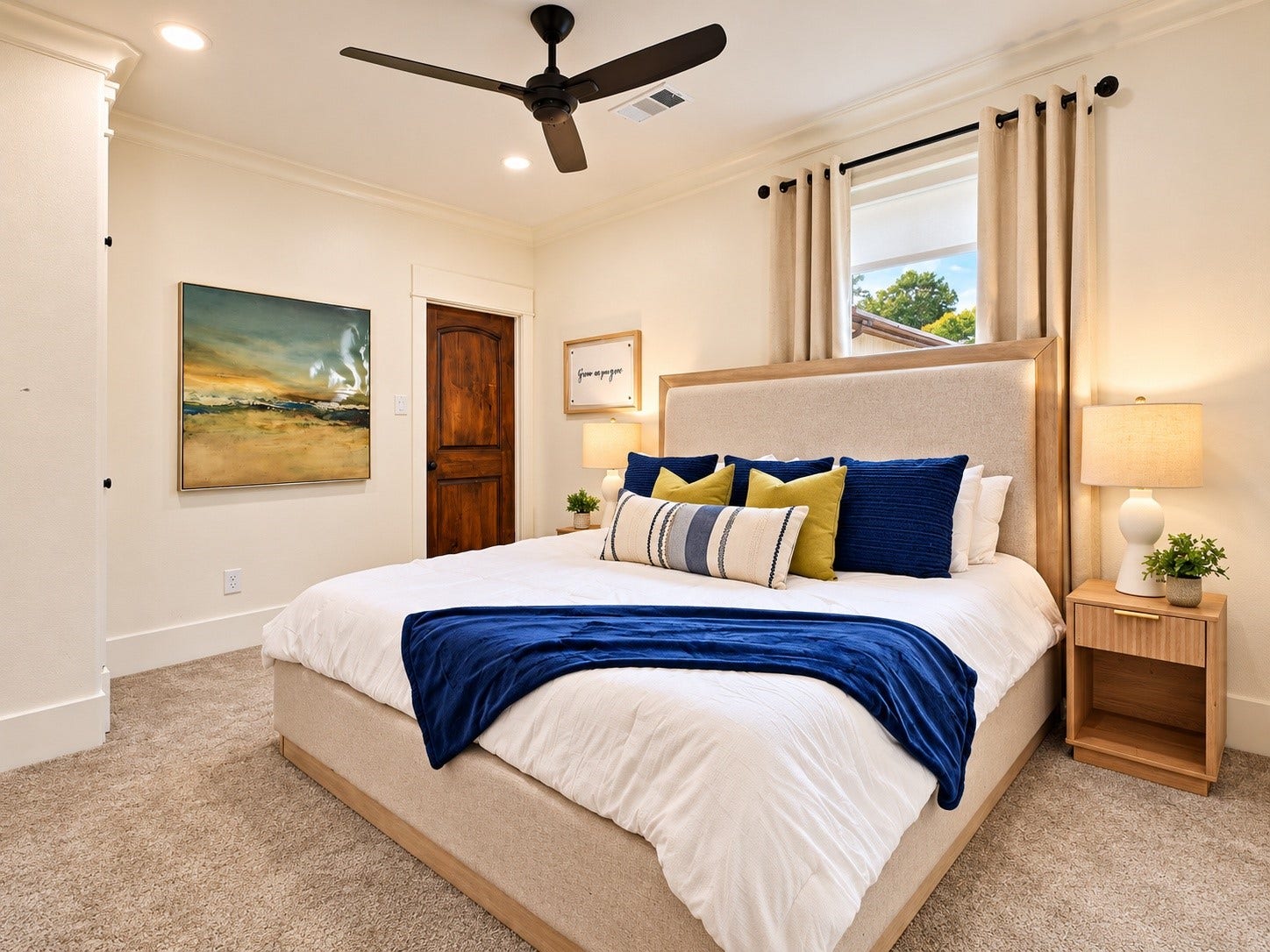 37753 Marias Way, Magnolia, TX 77354 Another spacious upstairs bedroom offers abundant natural light, generous proportions and plenty of room for a comfortable sitting or study area.
