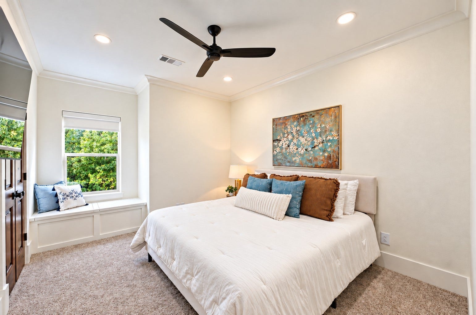37753 Marias Way, Magnolia, TX 77354 The apartments third bedroom is light-filled and generously sized, providing additional space for family, guests or a home office.