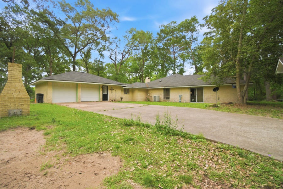 Property photo for 6161 Woodland Lakes Loop, Willis, TX