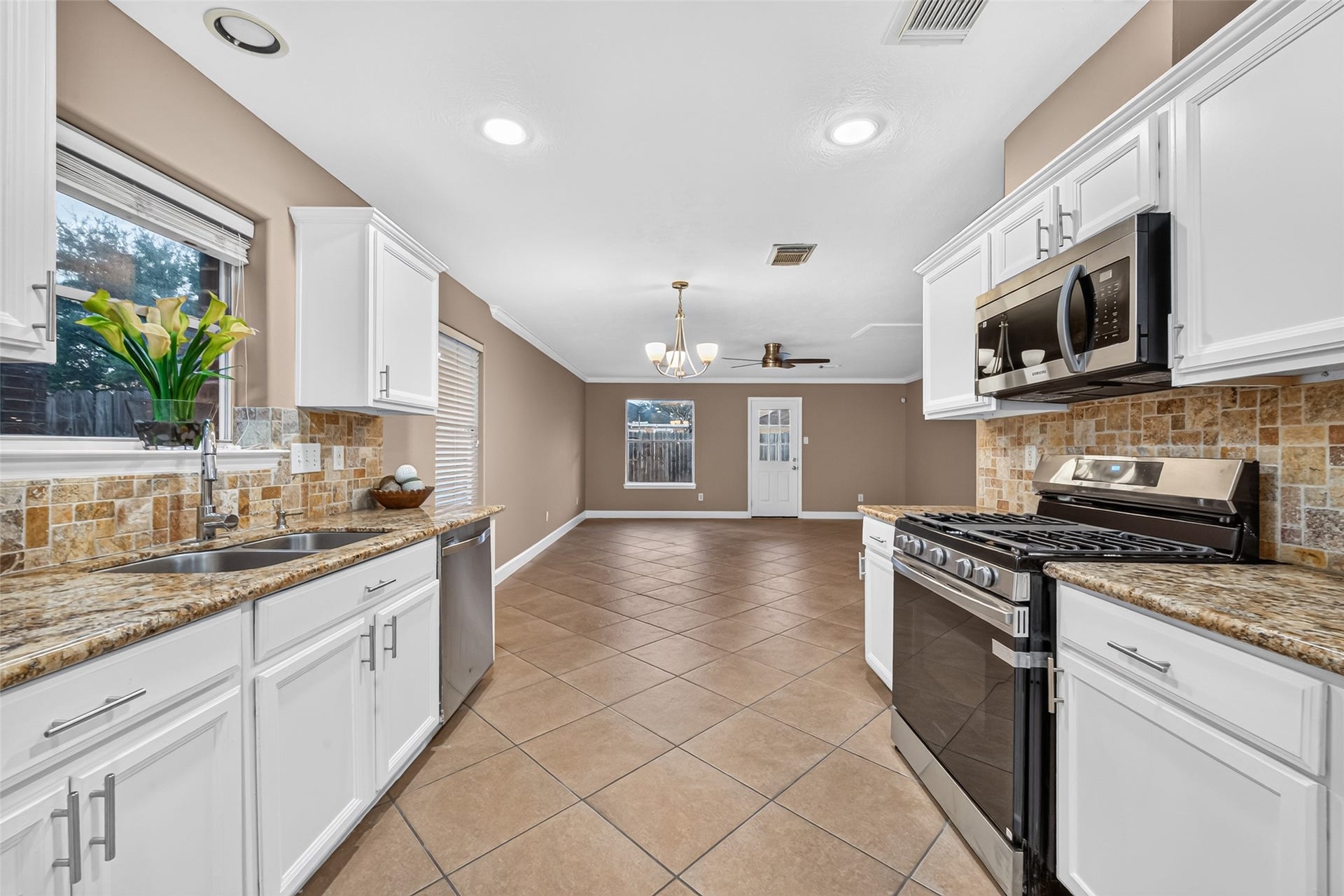 9015 Grand Villa Lane, Richmond, TX 77407 9015 Grand Villa Lane, Richmond, TX 77407