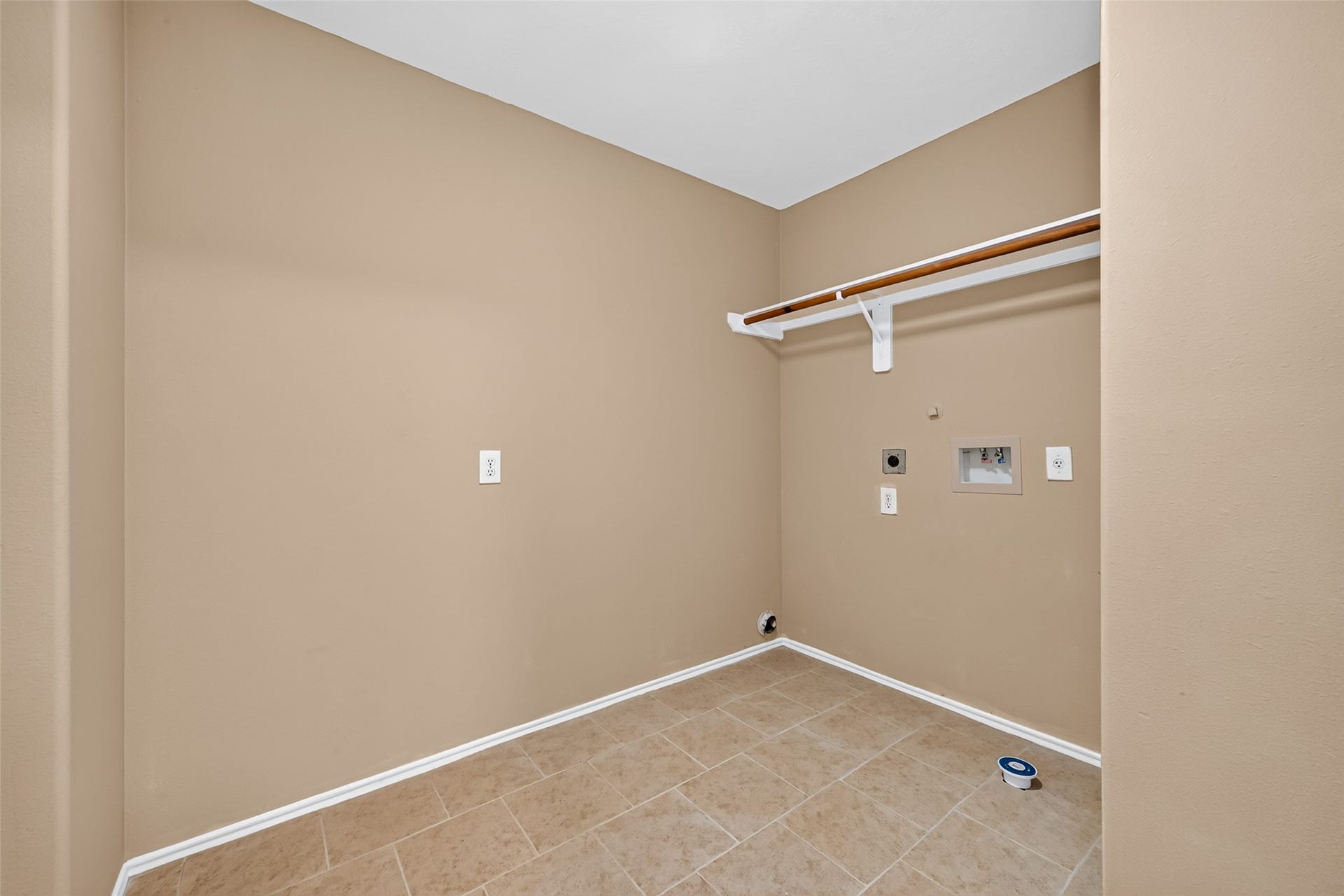 9015 Grand Villa Lane, Richmond, TX 77407 9015 Grand Villa Lane, Richmond, TX 77407