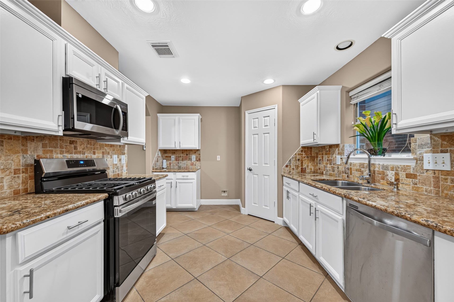 9015 Grand Villa Lane, Richmond, TX 77407 9015 Grand Villa Lane, Richmond, TX 77407