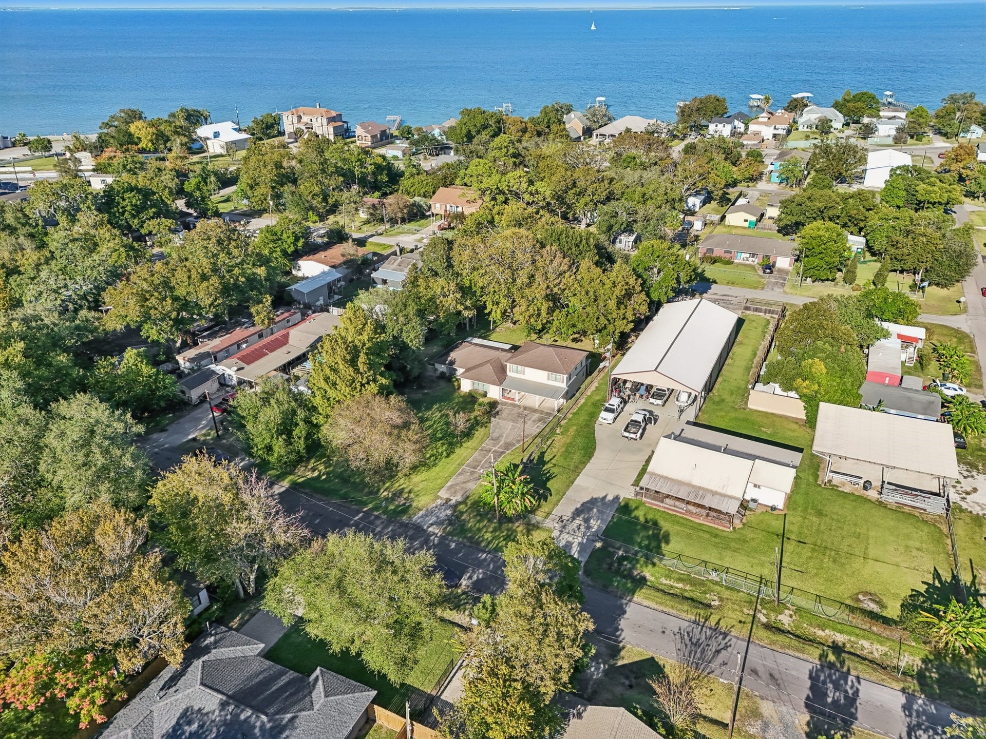 4733 Oleander Street, Bacliff, TX 77518 4733 Oleander Street, Bacliff, TX 77518