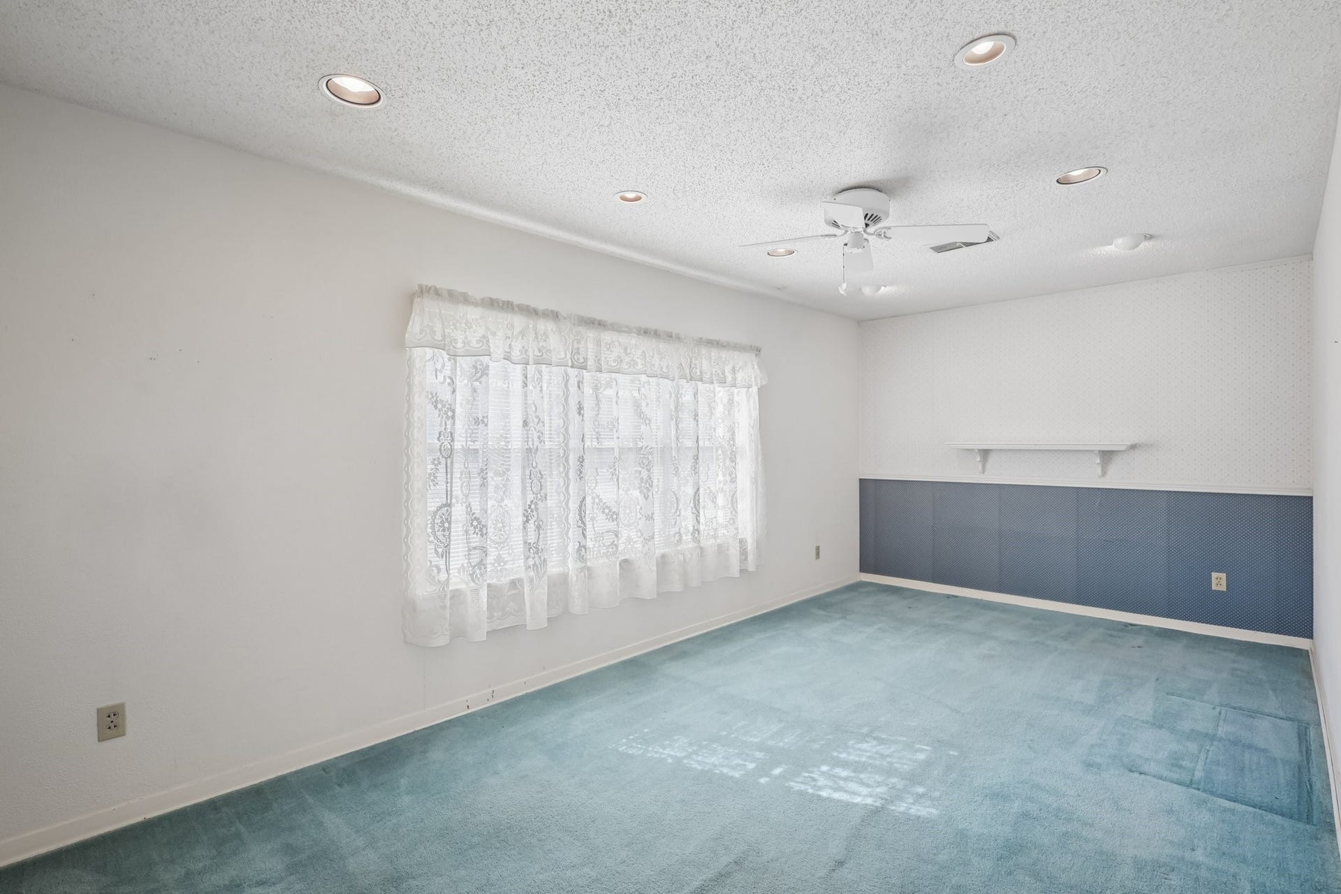 4733 Oleander Street, Bacliff, TX 77518 The formal dining room could easily be turned into a home office or media room.