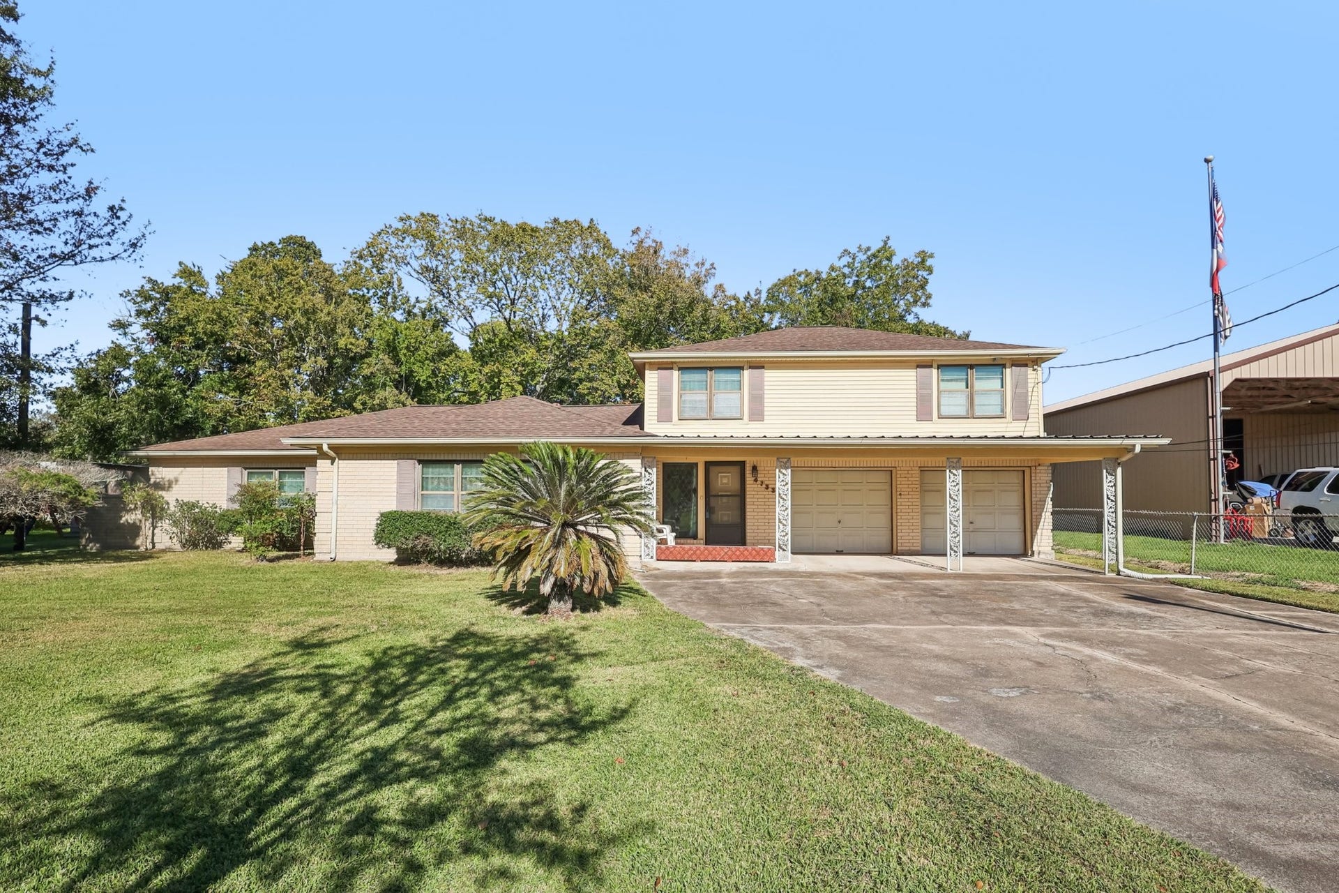 4733 Oleander Street, Bacliff, TX 77518 Welcome to 4733 Oleander!