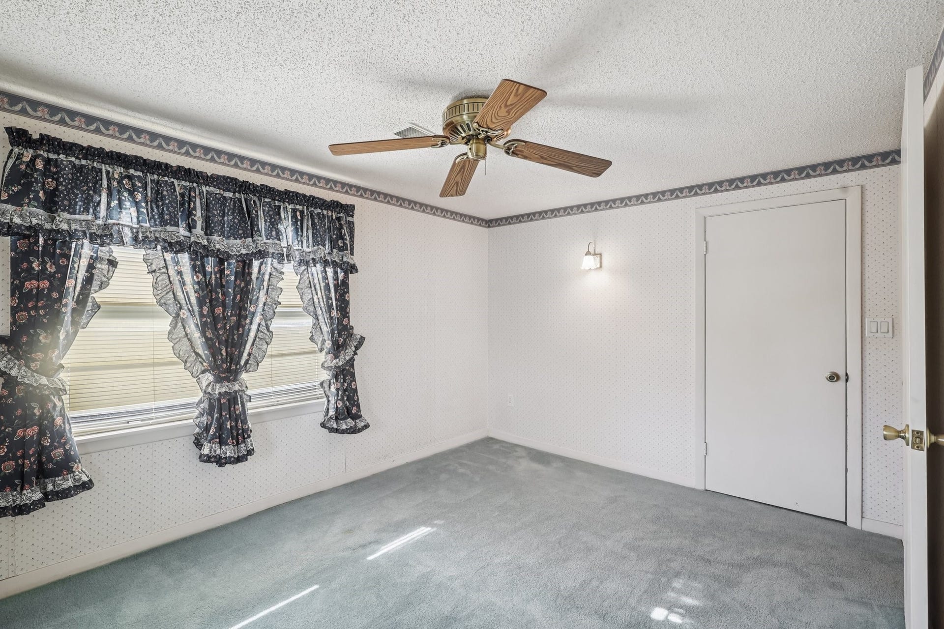 4733 Oleander Street, Bacliff, TX 77518 4733 Oleander Street, Bacliff, TX 77518
