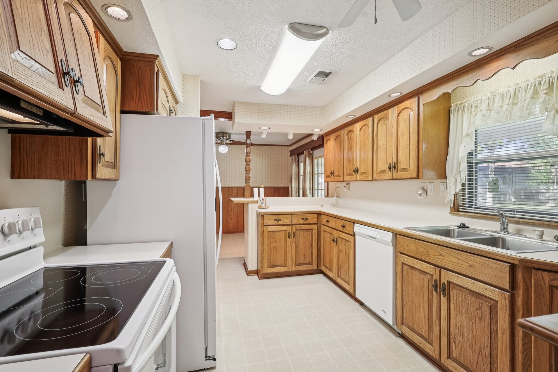 4733 Oleander Street, Bacliff, TX 77518 4733 Oleander Street, Bacliff, TX 77518