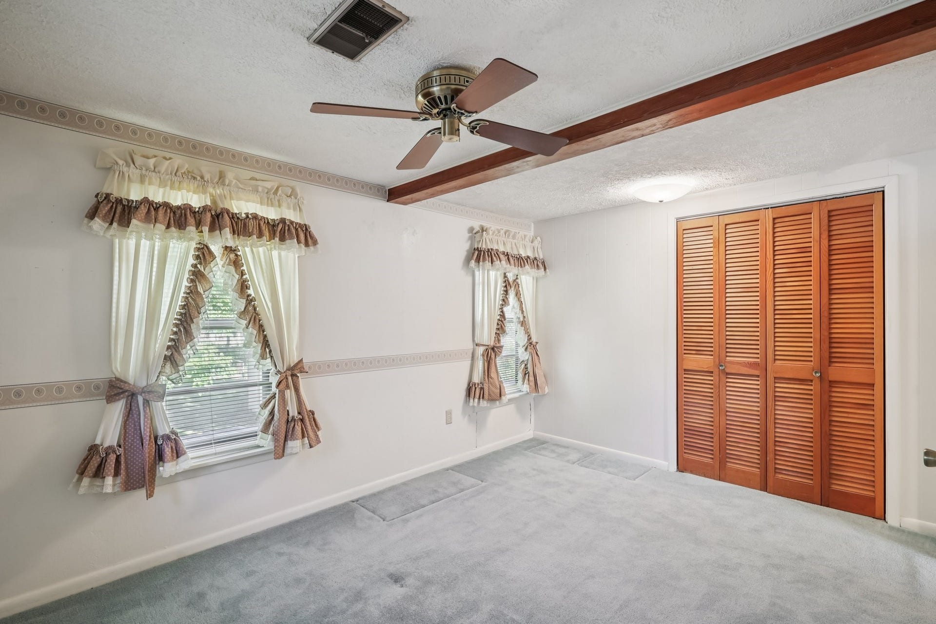 4733 Oleander Street, Bacliff, TX 77518 4733 Oleander Street, Bacliff, TX 77518