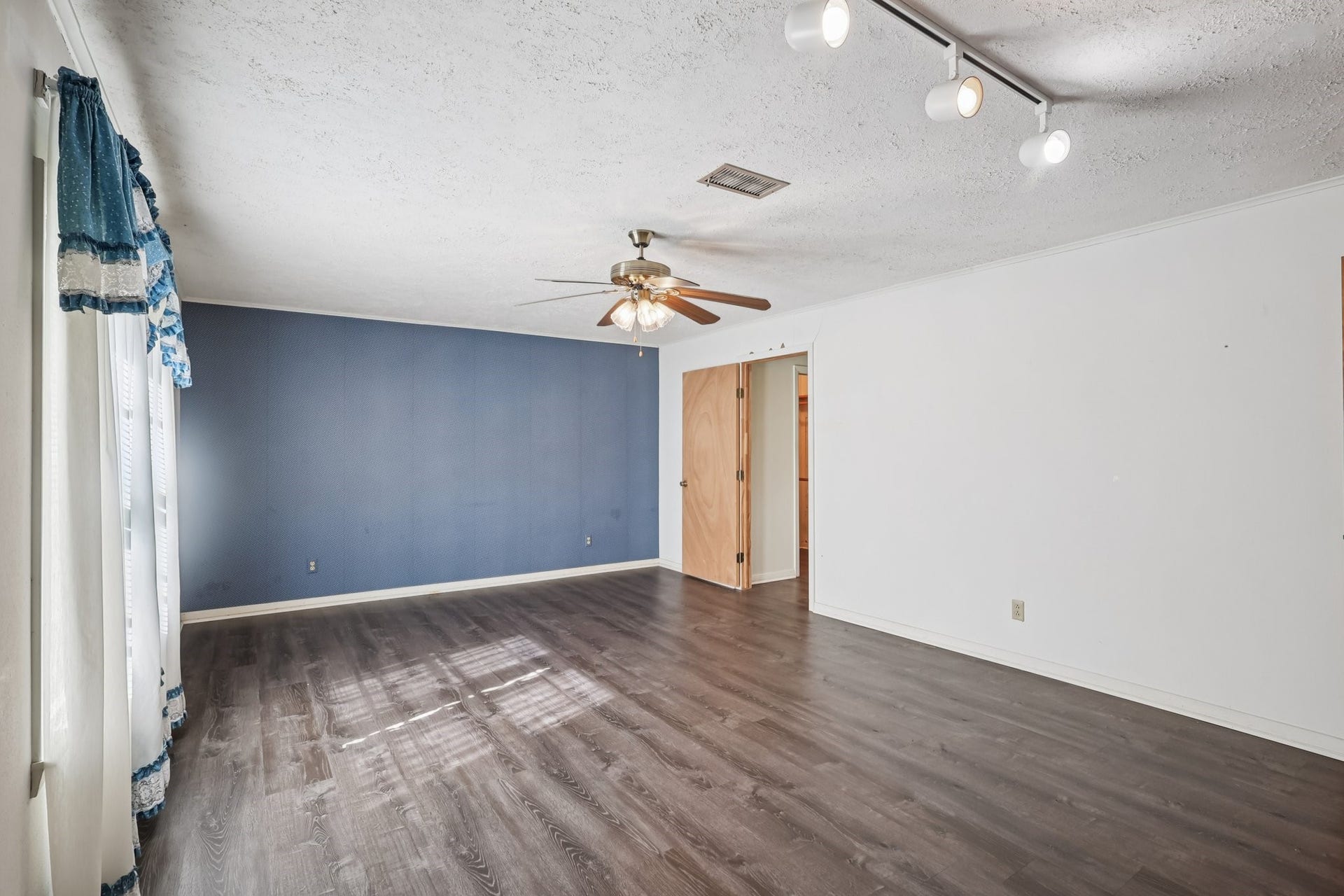 4733 Oleander Street, Bacliff, TX 77518 4733 Oleander Street, Bacliff, TX 77518