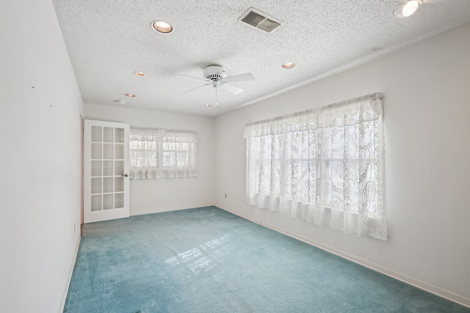 4733 Oleander Street, Bacliff, TX 77518 4733 Oleander Street, Bacliff, TX 77518