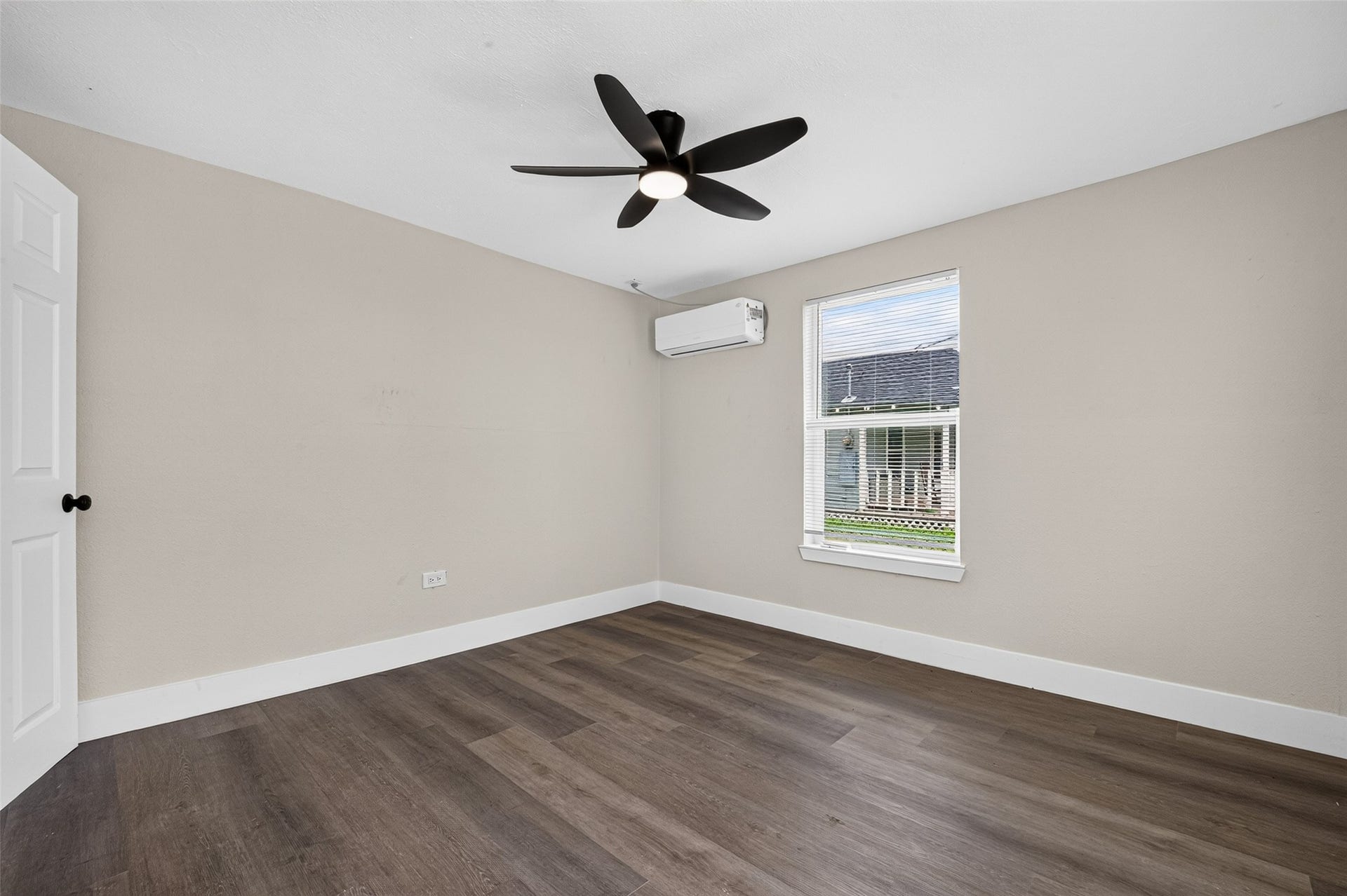 1505 Ryon Street, Houston, TX 77009 1505 Ryon Street, Houston, TX 77009