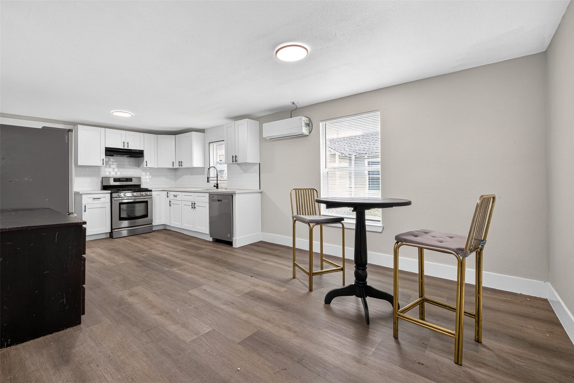 1505 Ryon Street, Houston, TX 77009 1505 Ryon Street, Houston, TX 77009