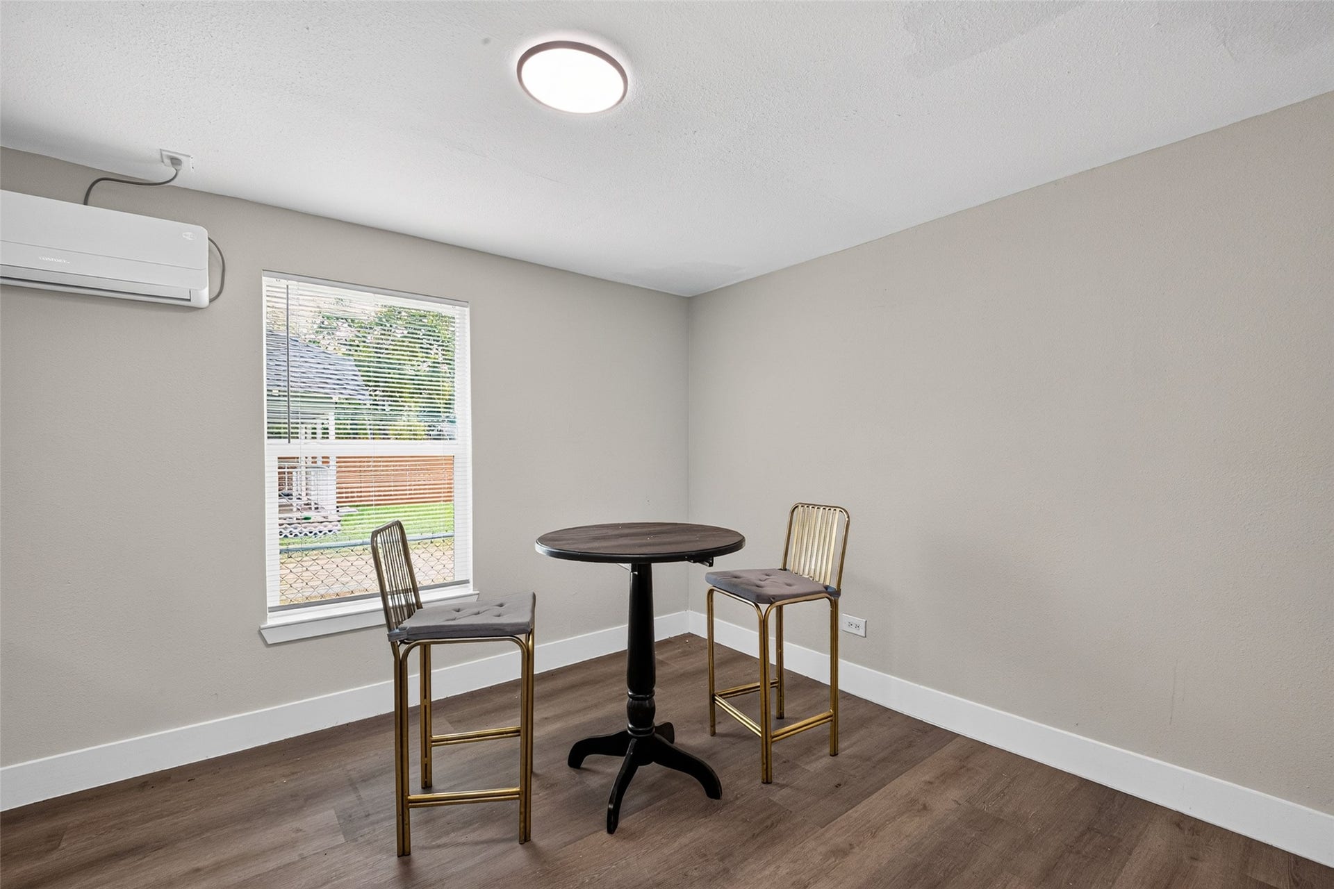 1505 Ryon Street, Houston, TX 77009 1505 Ryon Street, Houston, TX 77009