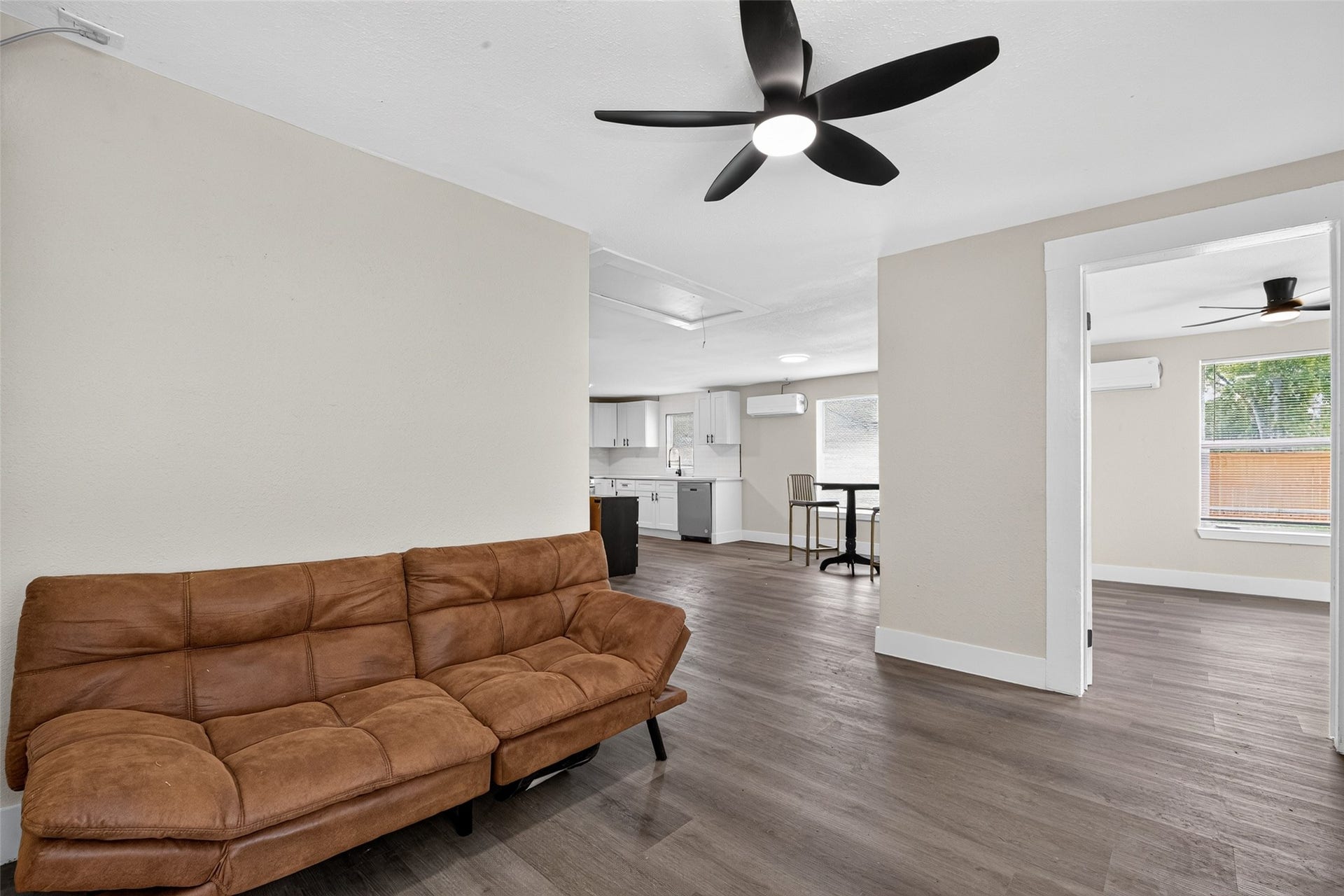 1505 Ryon Street, Houston, TX 77009 1505 Ryon Street, Houston, TX 77009