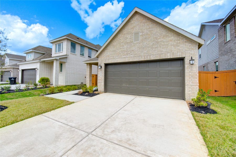 Property photo for 1047 Blue Stone Drive, Beasley, TX