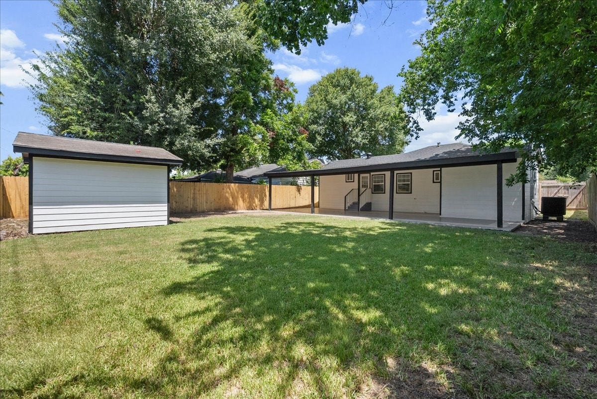 1105 W Ellaine Avenue, Pasadena, TX 77506 1105 W Ellaine Avenue, Pasadena, TX 77506