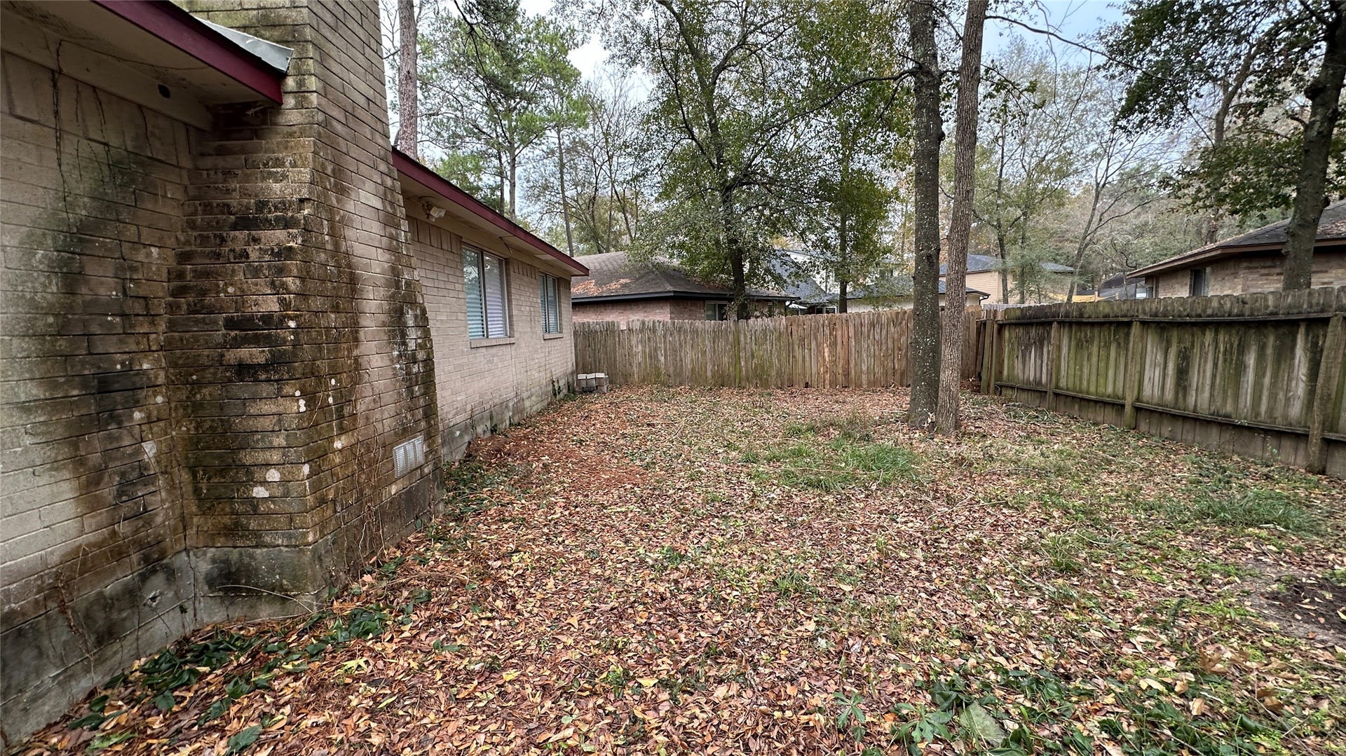 69 N Deerfoot Circle, Spring, TX 77380 69 N Deerfoot Circle, Spring, TX 77380