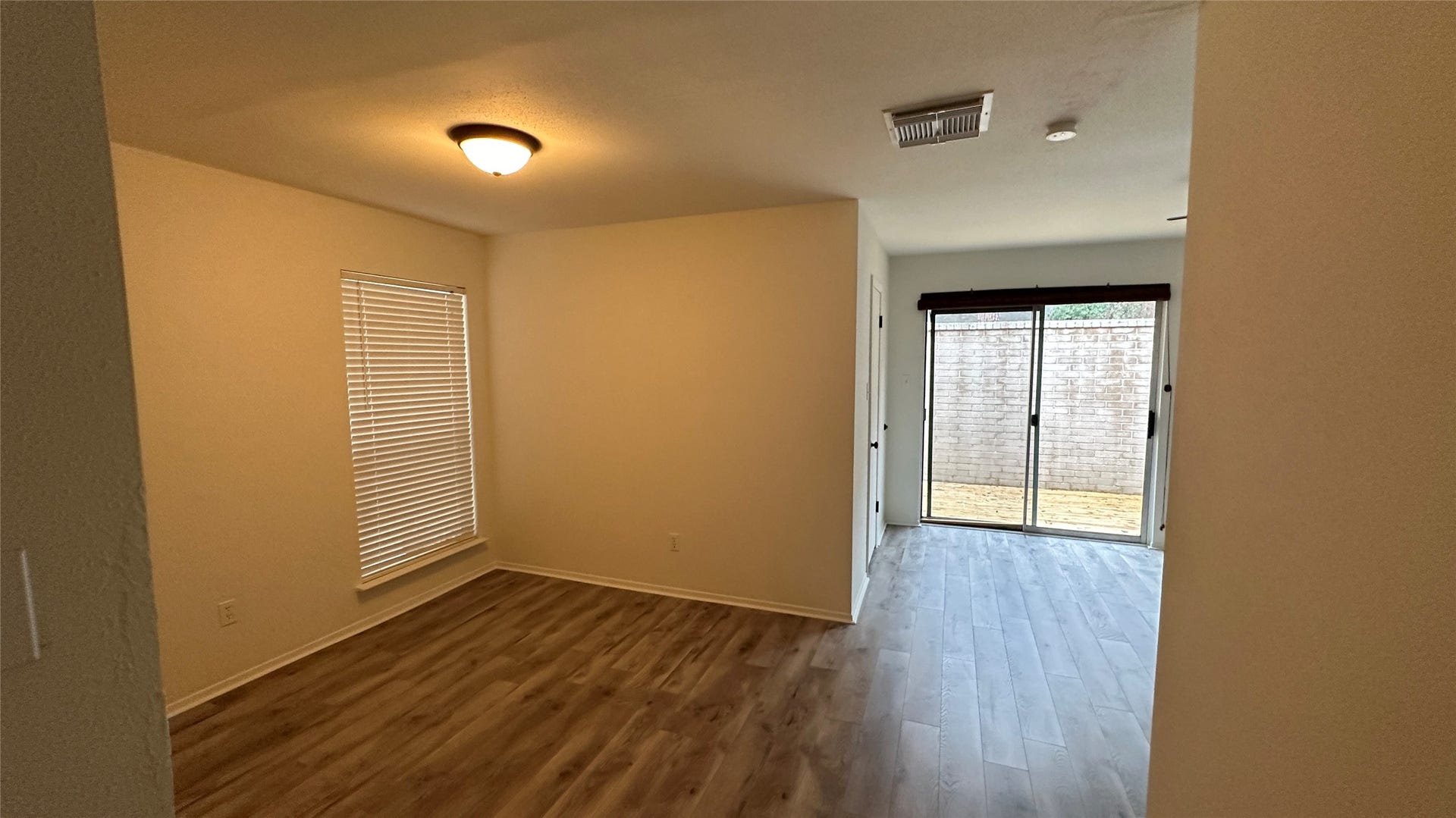 69 N Deerfoot Circle, Spring, TX 77380 69 N Deerfoot Circle, Spring, TX 77380
