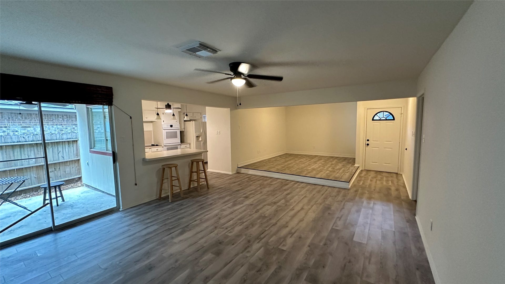69 N Deerfoot Circle, Spring, TX 77380 69 N Deerfoot Circle, Spring, TX 77380