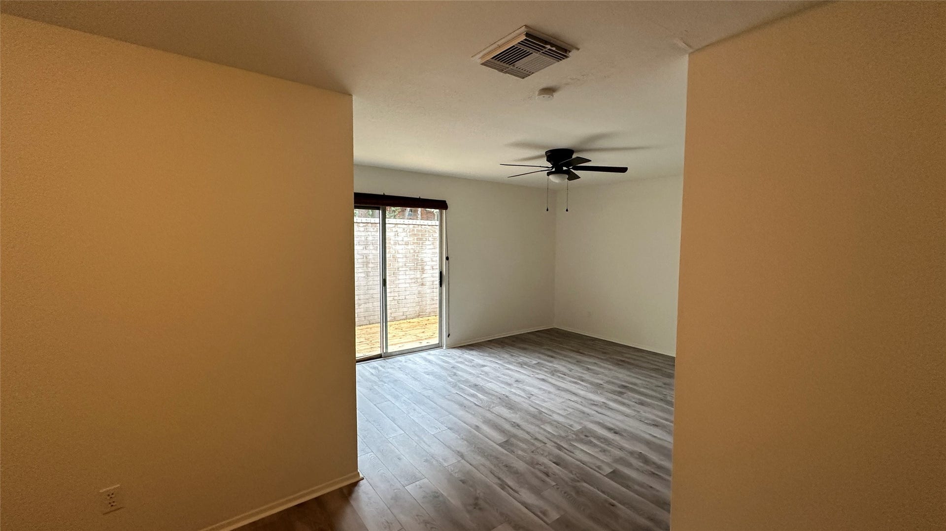 69 N Deerfoot Circle, Spring, TX 77380 69 N Deerfoot Circle, Spring, TX 77380